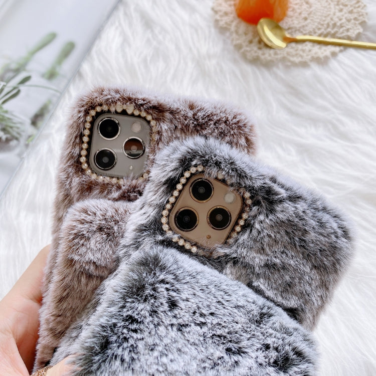 Handwärmer aus Plüsch mit stoßfester TPU-Hülle mit Rosenblütenmotiv, für iPhone 11, für iPhone 11 Pro, für iPhone 11 Pro Max, für iPhone 12 Mini, für iPhone 12/12 Pro, für iPhone 12 Pro Max Handwärmer aus Plüsch mit stoßfester TPU-Hülle mit Rosenblütenmotiv, für iPhone 11, für iPhone 11 Pro, für iPhone 11 Pro Max, für iPhone 12 Mini, für iPhone 12/12 Pro, für iPhone 12 Pro Max