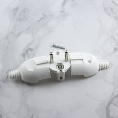 Dreipoliger Netzstecker mit seitlicher Verkabelung, EU-Stecker