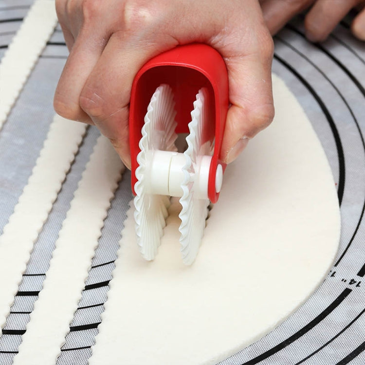 Baking Tools Pasta Cutting Wheel Hemming Wheel Manual Noodle Cutter Roller Knife Creative Kitchen Gadgets Baking Tools Pasta Cutting Wheel Hemming Wheel Manual Noodle Cutter Roller Knife Creative Kitchen Gadgets