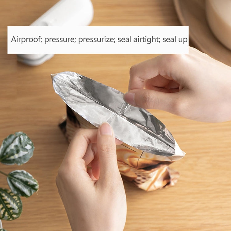 Small 2-in-1 Rechargeable Magnetic Snack Sealer Household Mini Sealing Machine Small 2-in-1 Rechargeable Magnetic Snack Sealer Household Mini Sealing Machine