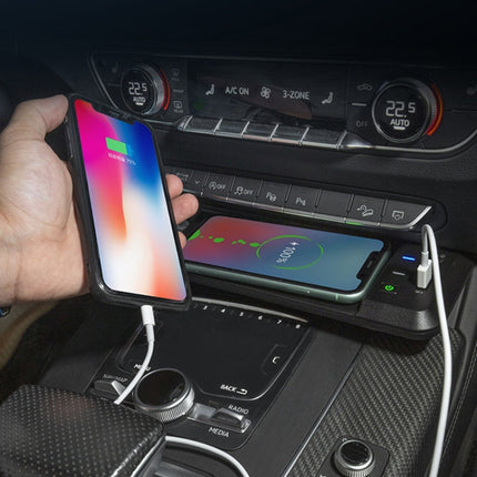 HFC-1051 Car Qi Standard Wireless Charger 15W / 10W Quick Charging for Audi Q5L 2018-2022, Left Driving, HFC-1051
