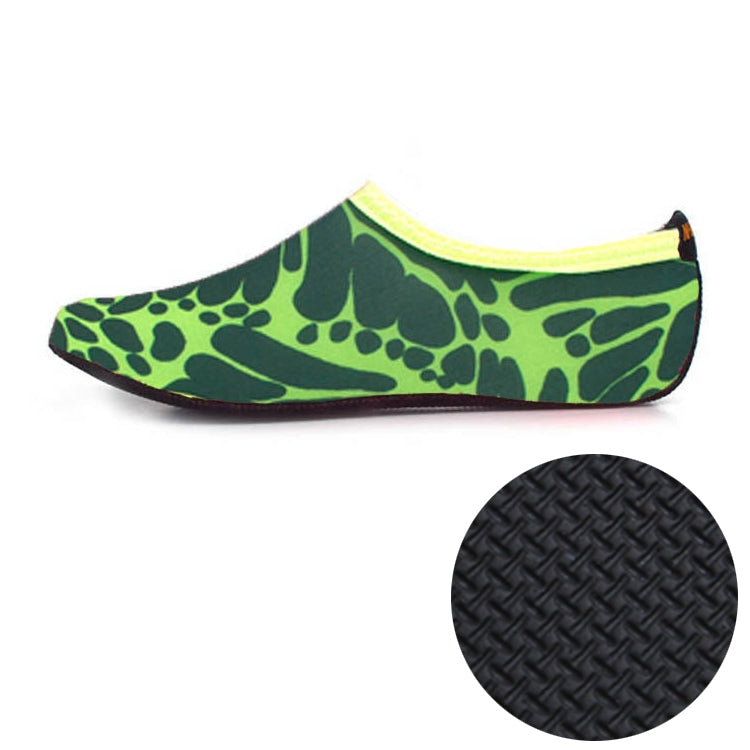 3mm Non-slip Rubber Embossing Texture Sole Figured Diving Shoes and Socks, One Pair
