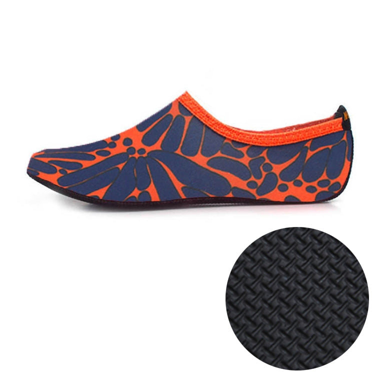 3mm Non-slip Rubber Embossing Texture Sole Figured Diving Shoes and Socks, One Pair