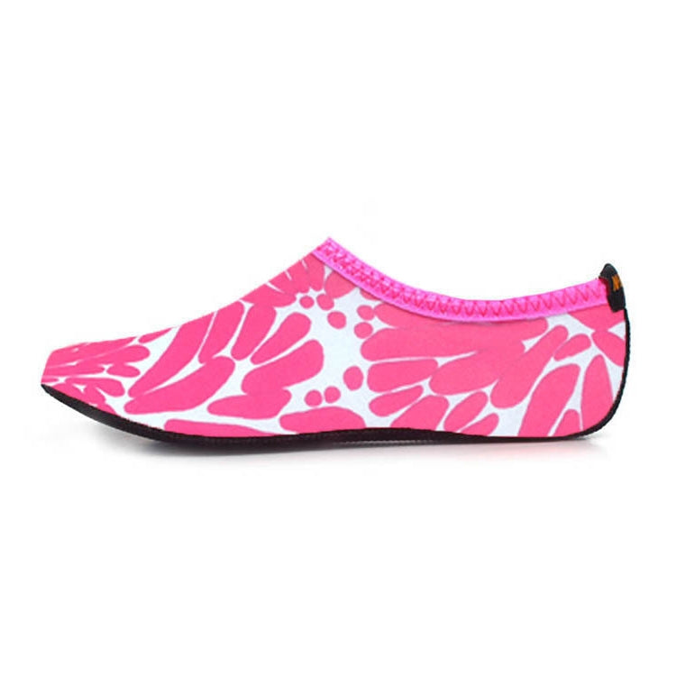 3mm Non-slip Rubber Embossing Texture Sole Figured Diving Shoes and Socks, One Pair