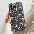 For iPhone 14 Pro Max / Black Backgroud White Flower