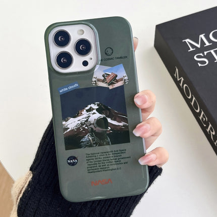 Astronaut Pattern Glossy PC Phone Case, For iPhone 14 Plus, For iPhone 14, For iPhone 14 Pro, For iPhone 14 Pro Max, For iPhone 13 Pro Max, For iPhone 13 Pro, For iPhone 13, For iPhone 12, For iPhone 12 Pro Max, For iPhone 12 Pro, For iPhone 11 Pro Max...