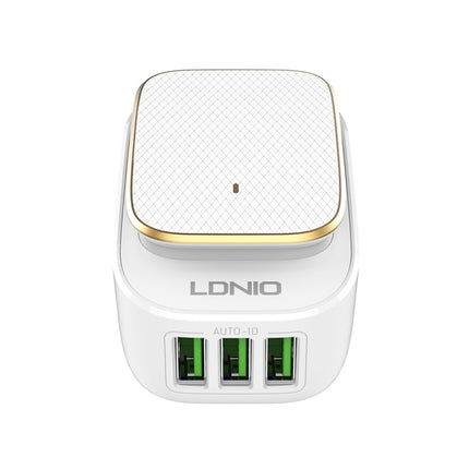 LDNIO A3305 3.4A 3 USB Interfaces Travel Charger Mobile Phone Charger, Support Touch LED Night Light, EU Plug,, Type-C / USB-C, Micro USB, 8 Pin