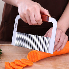 SSGP Stainless Steel Fruits Vegetables Wave Shaped Cutting Creative Cut Tool, 18x11.5cm