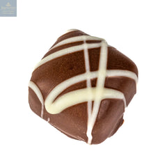 Italian Cream - vanilla flavoured fudge in milk chocolate with white stripes 19g