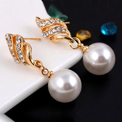 Set Jewelry (1 Pair Earrings and 1 PCS Necklace Included) Chic  Pearl and Rhinestone Pendant Necklace and Earrings
