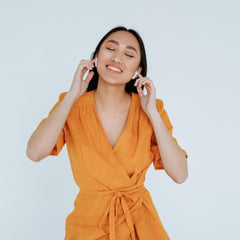 Maplin Wireless Bluetooth Classic Fit Earphones with USB-C Charging Case – White