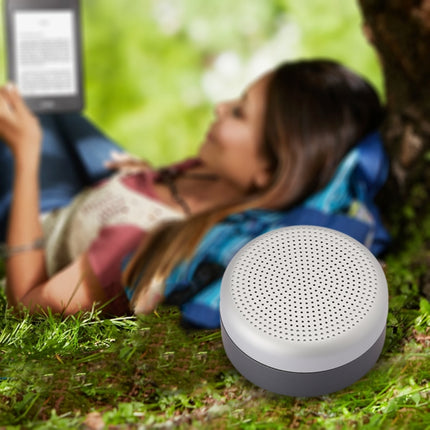 Unterstützt Freisprechanrufe, TF-Karte und AUX-Audiofunktion.
