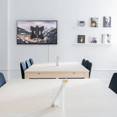 ProperAV TV Wall Bracket (23" - 43" / 30kg Capacity / VESA Max. 200x200) - Black