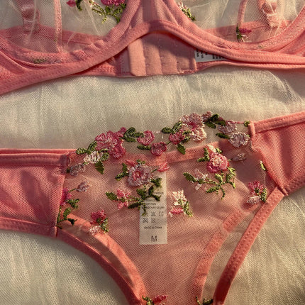 Pink Sexy Lingerie Woman Lace Transparent Underwear Fairy Embroidery Brief Sets Delicate Bra Panties Kits Erotic Breves Sets