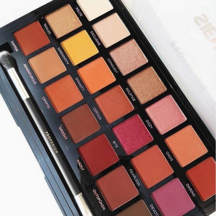 SIENNAS | 21 SHADE EYESHADOW PALETTE & BRUSH
