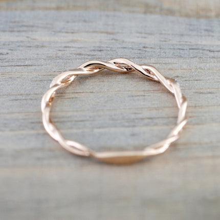 Woman Classical Cubic Zirconia Twist Shape Ring, gold, sliver, rose gold