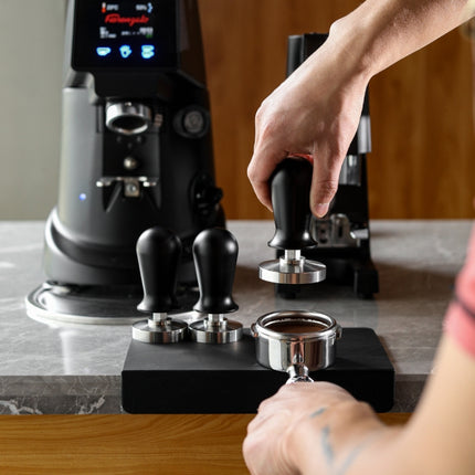 Stainless Steel Coffee Powder Hammer Alumina Constant Pressure Powder Press, 58mm Black