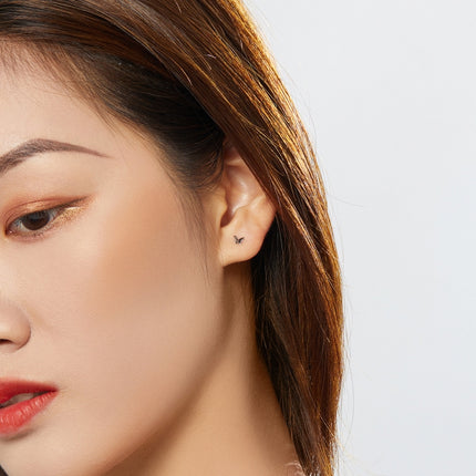 Sterling Silver Butterfly Earrings Fresh Simple and Compact Platinum-plated Girls Earrings