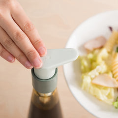 Oyster Sauce Bottle Nozzle Pump Head Household Fuel Bottle Squeezer, Small (Green), Small (Blue), Small (Warm Gray), Large (Green), Large (Blue), Large (Warm Gray)