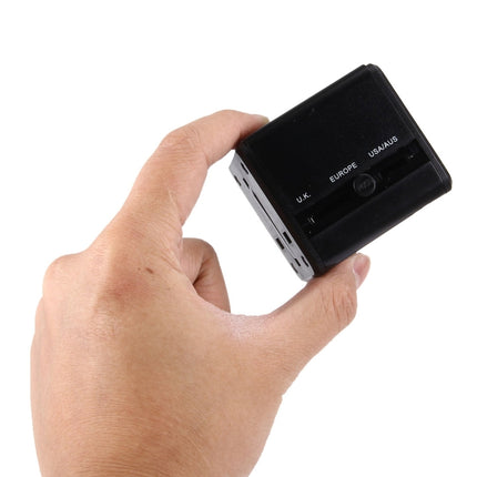 Weltweiter universeller versteckbarer Reisestecker-Adapter mit integriertem Ladegerät mit zwei USB-Anschlüssen für die USA, Großbritannien, Australien und die EU
