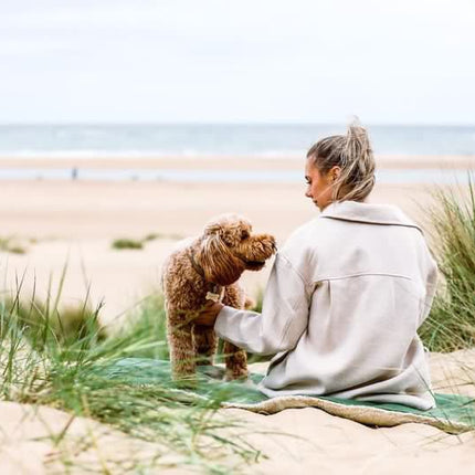 THE RICHMOND | LUXURY GREEN STONEWASHED & SHERPA REVERSIBLE DOG BLANKET