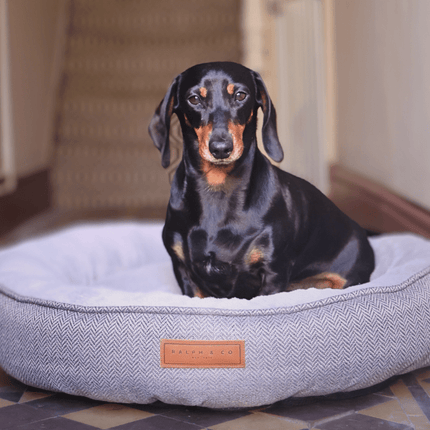 THE BALMORAL | LUXURY HERRINGBONE CALMING DONUT DOG BED