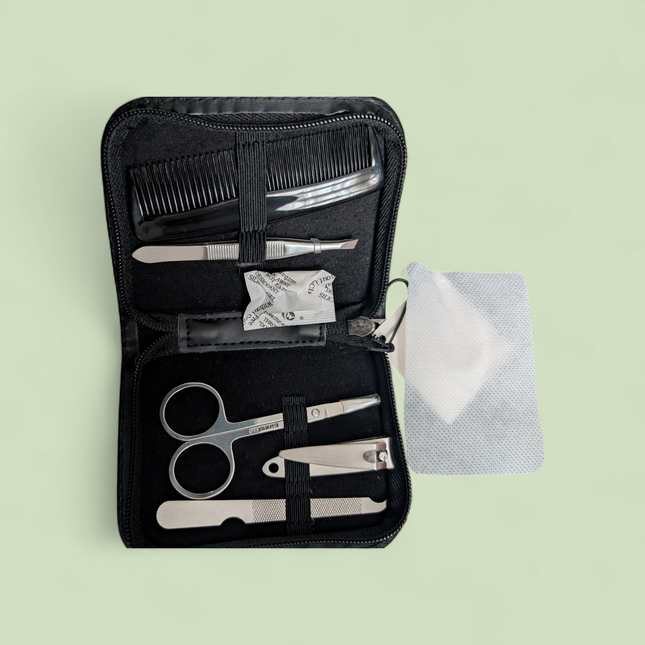 Oriflame Manicure & Grooming Kit – Travel Nail Care Set ex